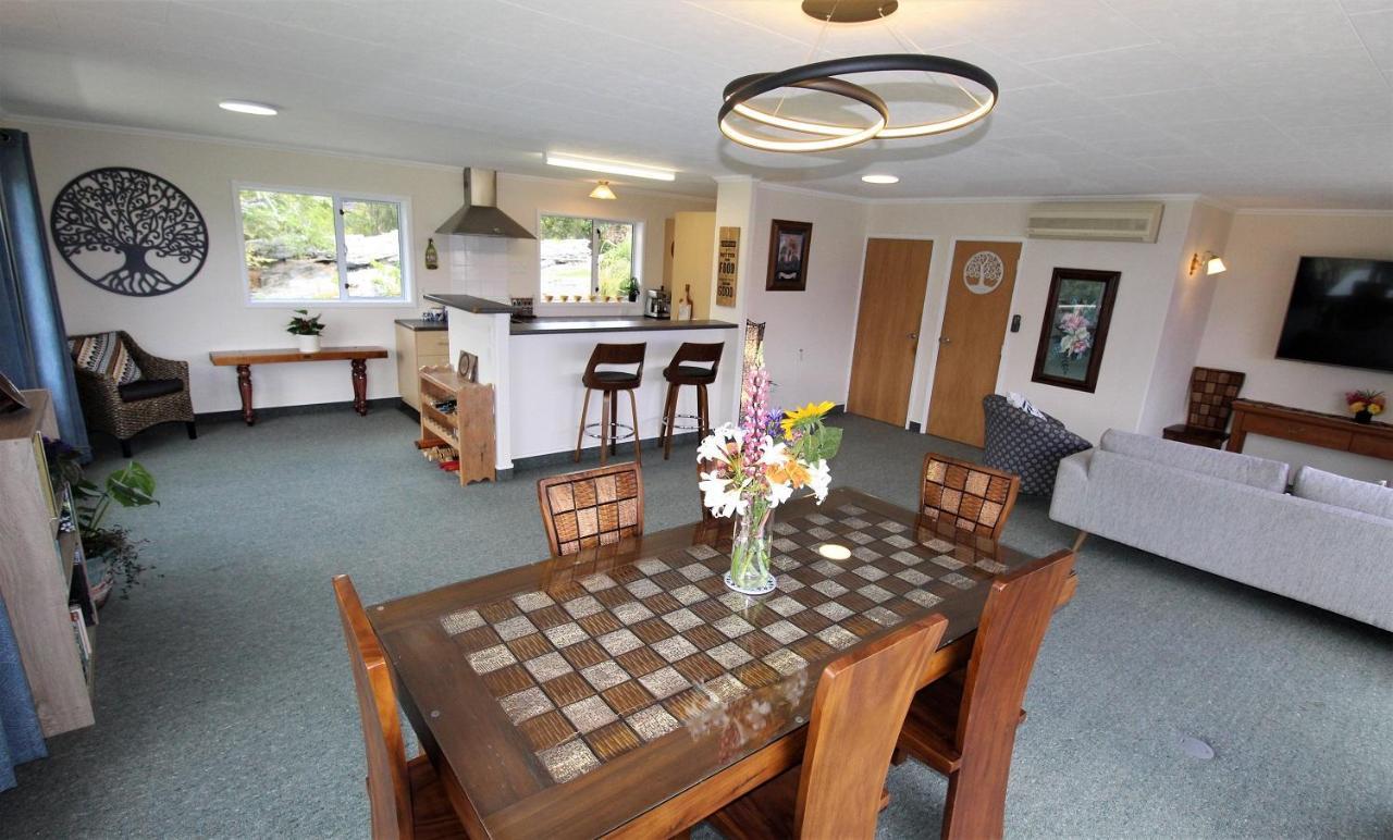 Labyrinth Gardens Guest House Takaka Εξωτερικό φωτογραφία